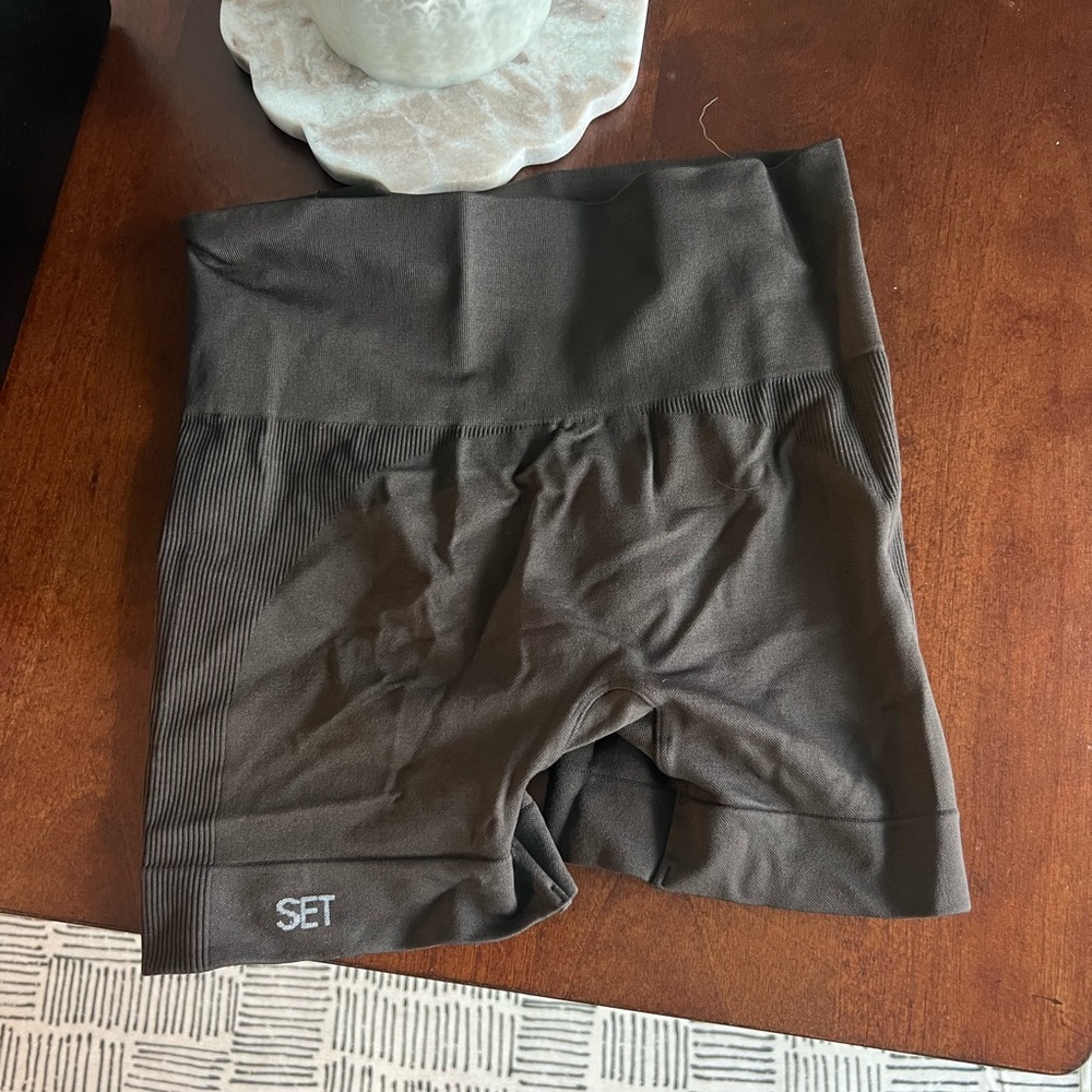 Set Active Brown Bike Shorts